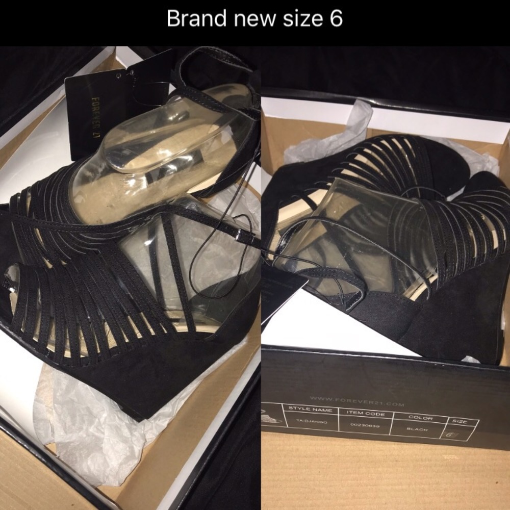Black wedges